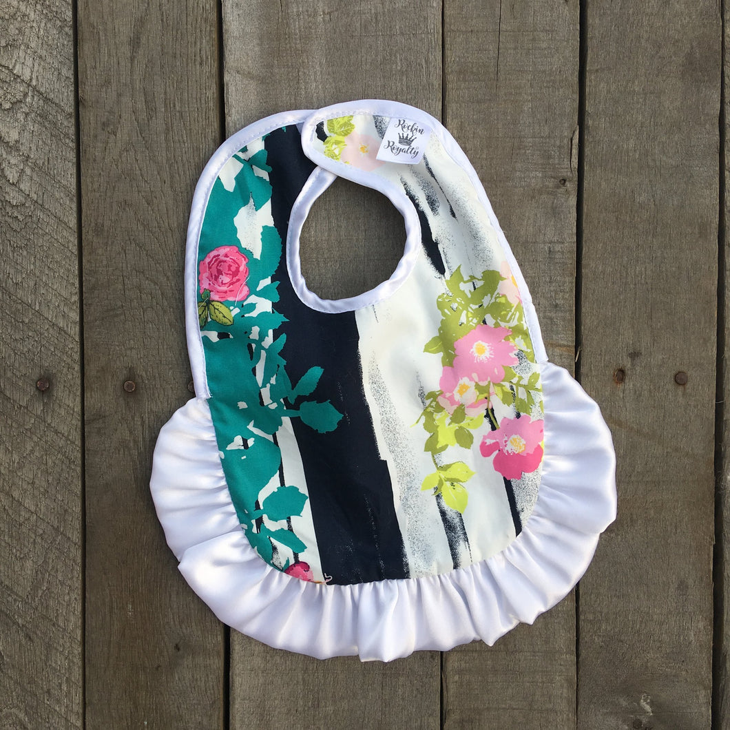 Harper Ruffle Bib